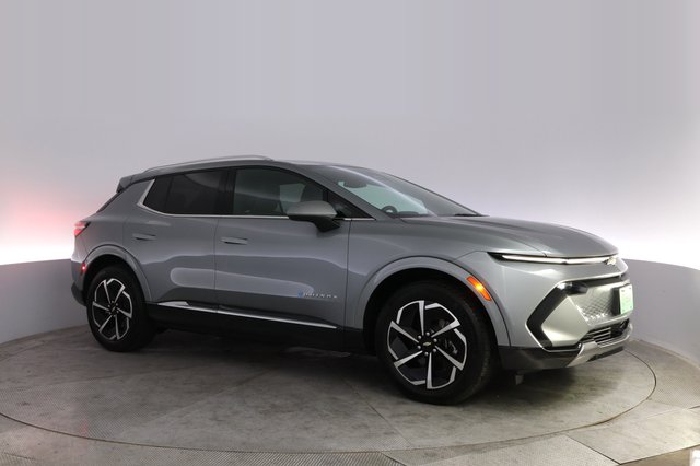2024 Chevrolet Equinox EV — photo 11 of 22