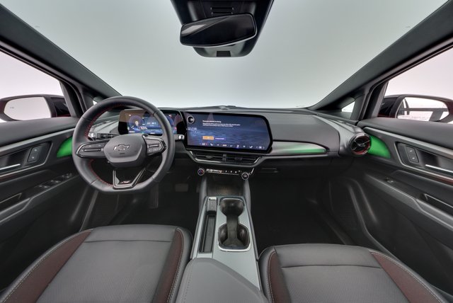 2024 Chevrolet Equinox EV — photo 19 of 21