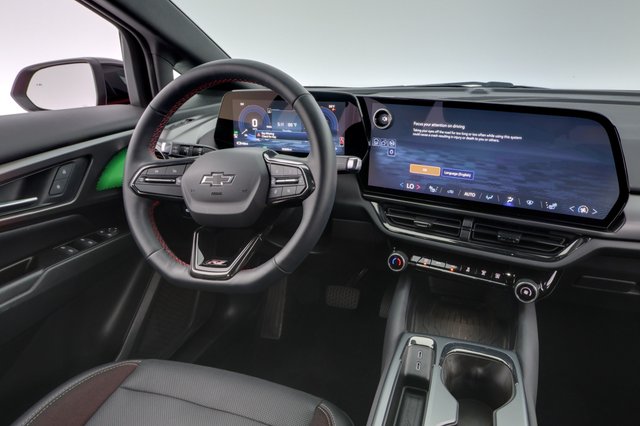 2024 Chevrolet Equinox EV — photo 18 of 21