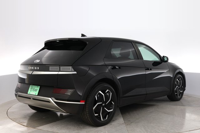 2024 Hyundai IONIQ 5 — photo 2 of 22