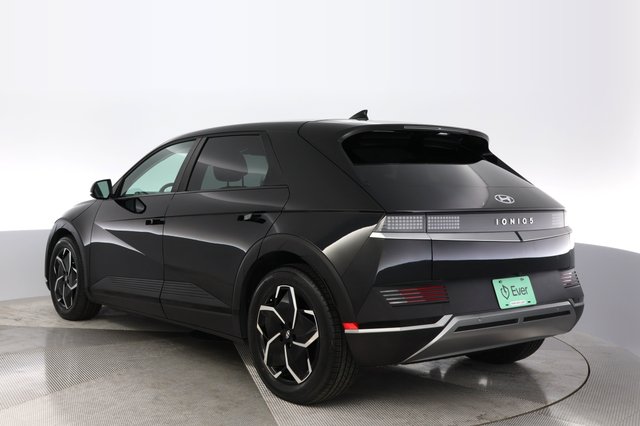 2024 Hyundai IONIQ 5 — photo 13 of 22