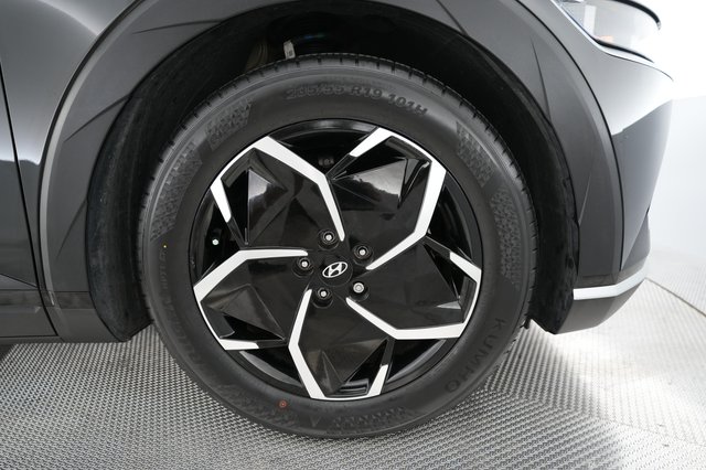 2024 Hyundai IONIQ 5 — photo 17 of 22