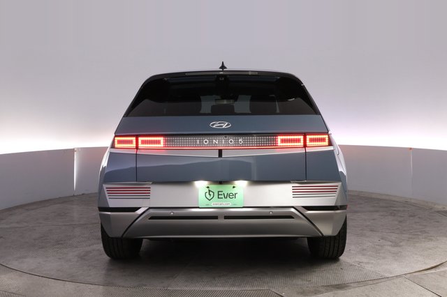 2024 Hyundai IONIQ 5 — photo 12 of 24