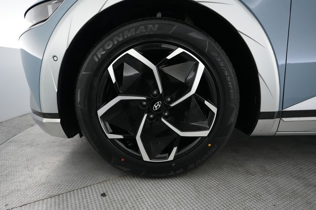 2024 Hyundai IONIQ 5 — photo 15 of 24