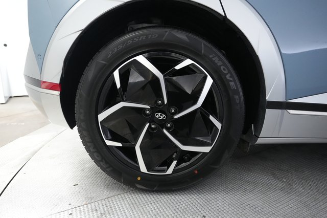 2024 Hyundai IONIQ 5 — photo 17 of 24