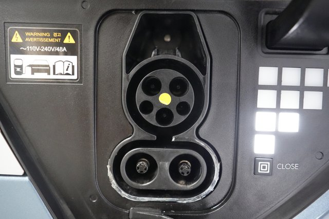 2024 Hyundai IONIQ 5 — photo 8 of 24