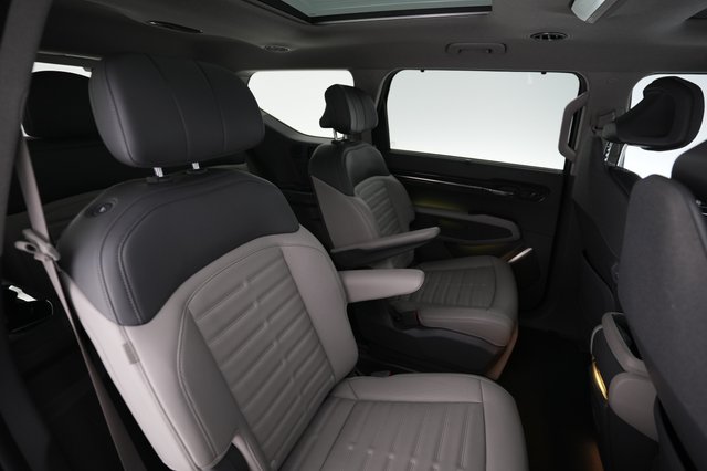 2024 Kia EV9 — photo 18 of 30