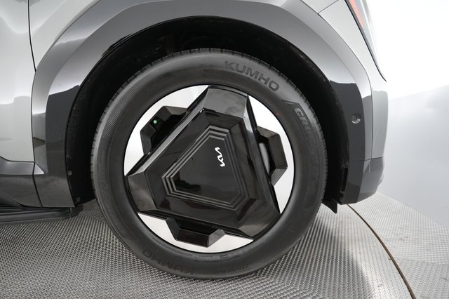 2024 Kia EV9 — photo 16 of 30