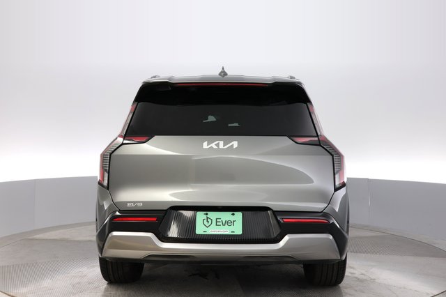 2024 Kia EV9 — photo 12 of 30