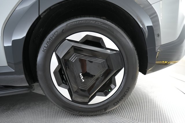 2024 Kia EV9 — photo 15 of 30