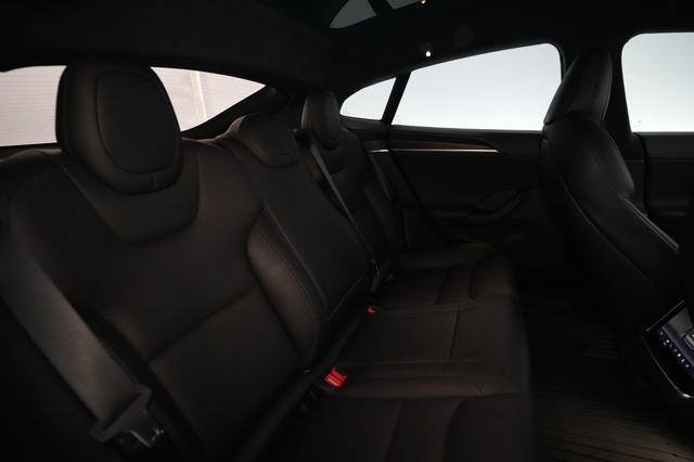 2022 Tesla Model S — photo 4 of 21