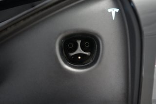 2022 Tesla Model S — photo 8 of 21