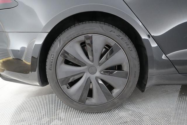 2022 Tesla Model S — photo 7 of 21