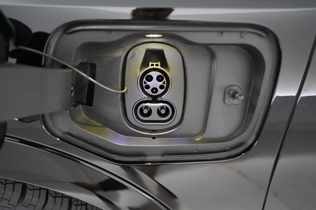 2024 Chevrolet Equinox EV — photo 8 of 19