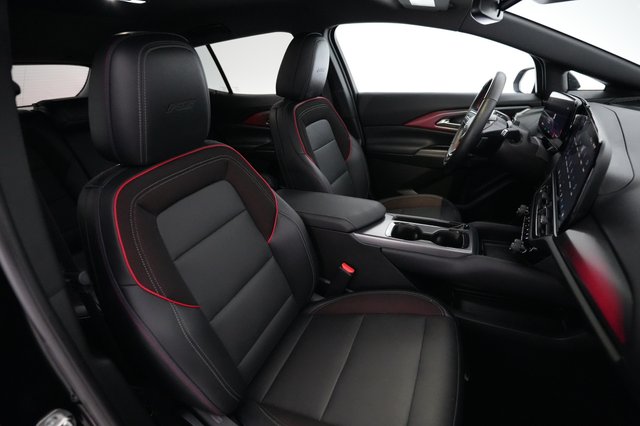2024 Chevrolet Equinox EV — photo 16 of 19