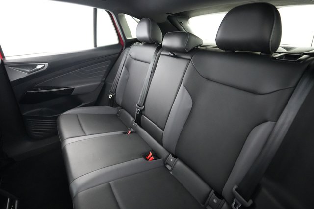 2023 Volkswagen ID.4 — photo 19 of 25