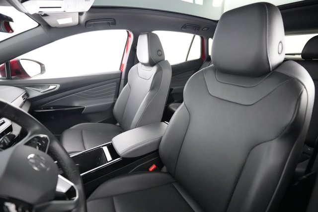 2023 Volkswagen ID.4 — photo 3 of 25