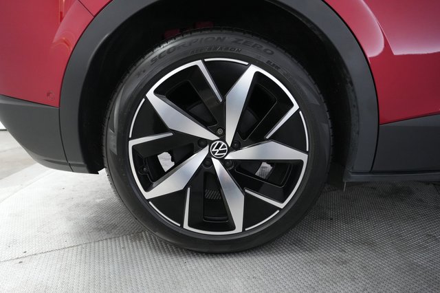 2023 Volkswagen ID.4 — photo 17 of 25