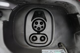 2023 Volkswagen ID.4 — photo 8 of 25
