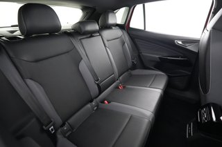 2023 Volkswagen ID.4 — photo 4 of 25