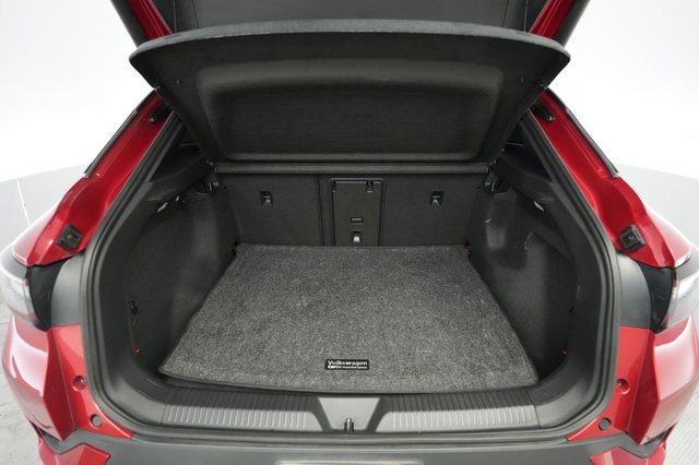 2023 Volkswagen ID.4 — photo 6 of 25