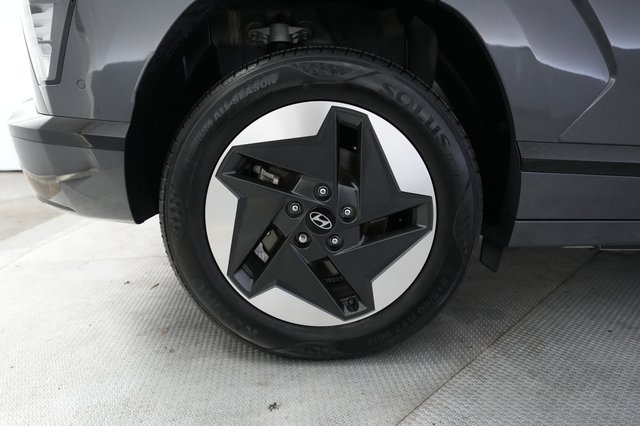 2024 Hyundai Kona Electric — photo 17 of 24