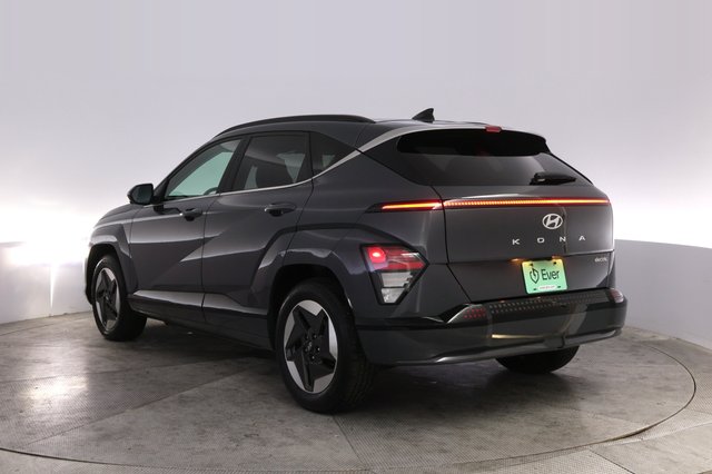 2024 Hyundai Kona Electric — photo 13 of 24