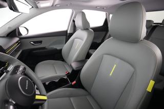 2024 Hyundai Kona Electric — photo 3 of 24