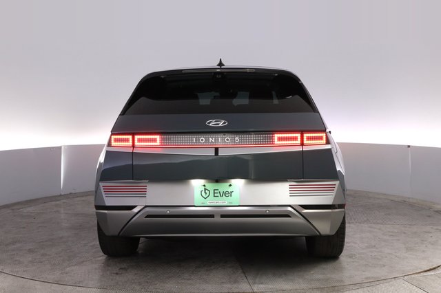 2024 Hyundai IONIQ 5 — photo 12 of 23