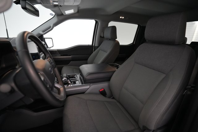 2025 Ford F-150 Lightning — photo 3 of 15