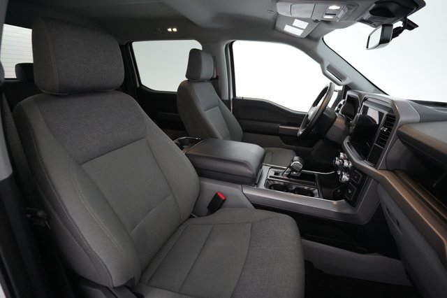 2025 Ford F-150 Lightning — photo 12 of 15