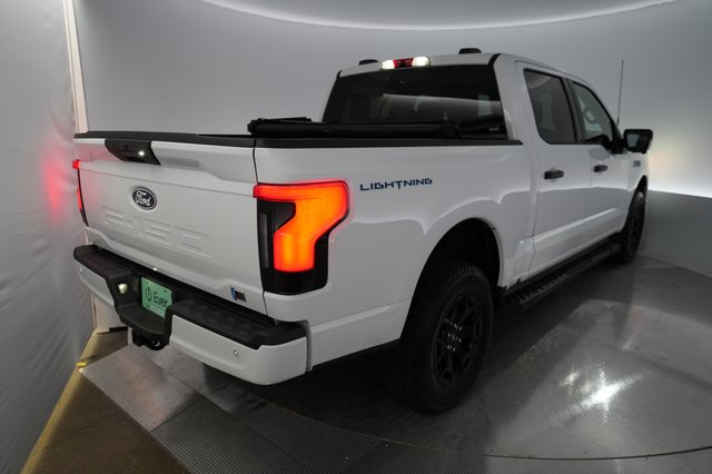 2025 Ford F-150 Lightning — photo 2 of 15