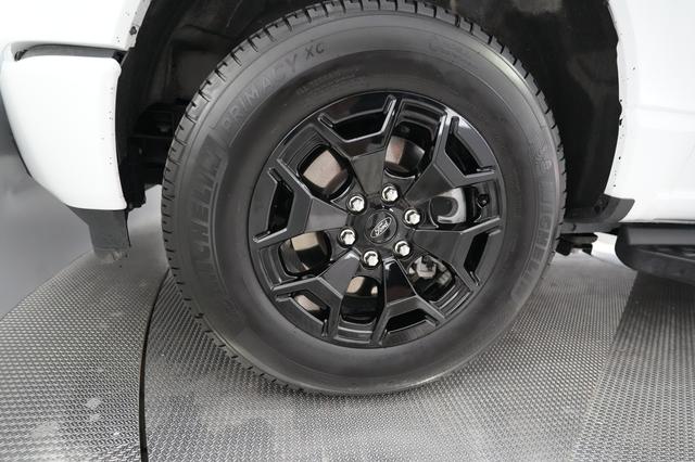 2025 Ford F-150 Lightning — photo 7 of 15
