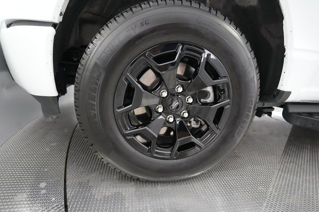 2025 Ford F-150 Lightning — photo 7 of 15