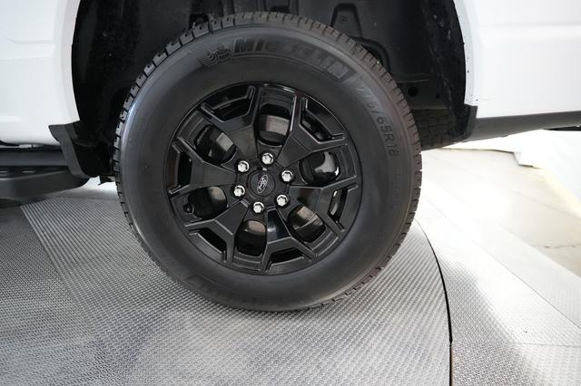 2025 Ford F-150 Lightning — photo 9 of 15