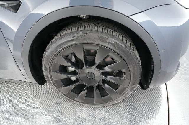 2020 Tesla Model Y — photo 7 of 21