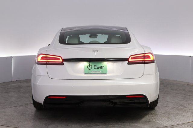 2022 Tesla Model S — photo 12 of 25