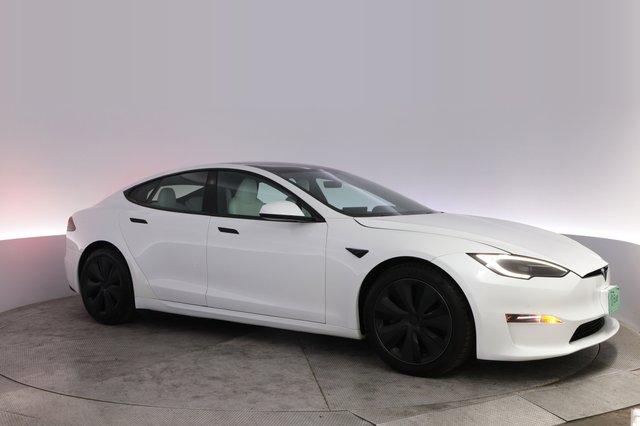 2022 Tesla Model S — photo 11 of 25