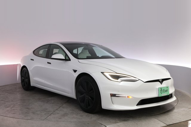 2022 Tesla Model S — photo 10 of 25
