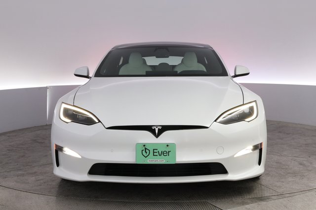 2022 Tesla Model S — photo 9 of 25