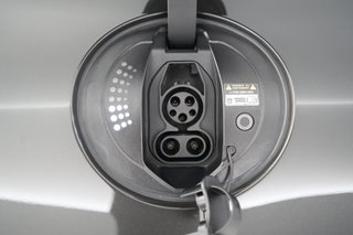 2023 Genesis GV60 — photo 8 of 22