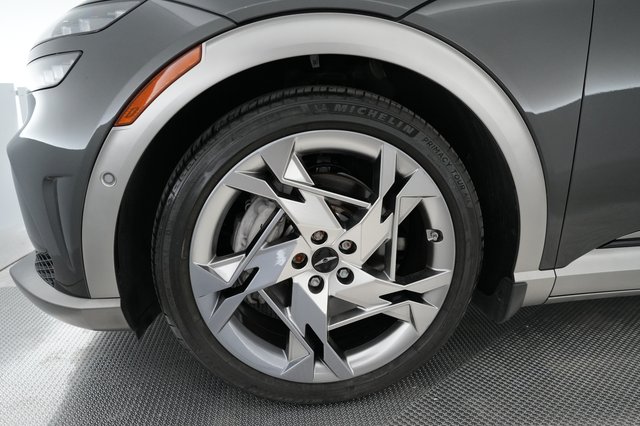 2023 Genesis GV60 — photo 14 of 22