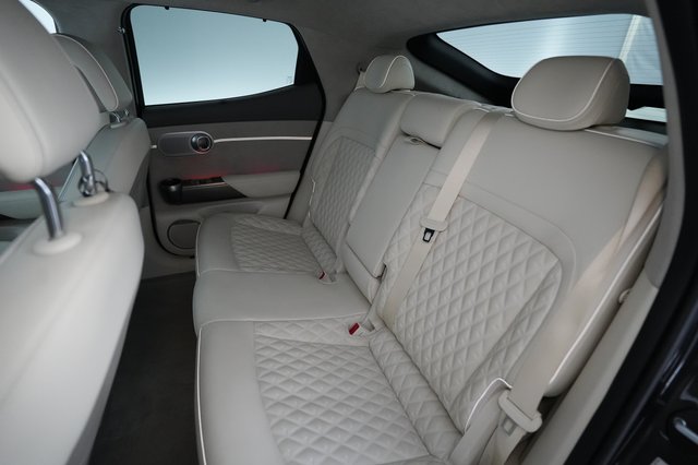 2023 Genesis GV60 — photo 17 of 22