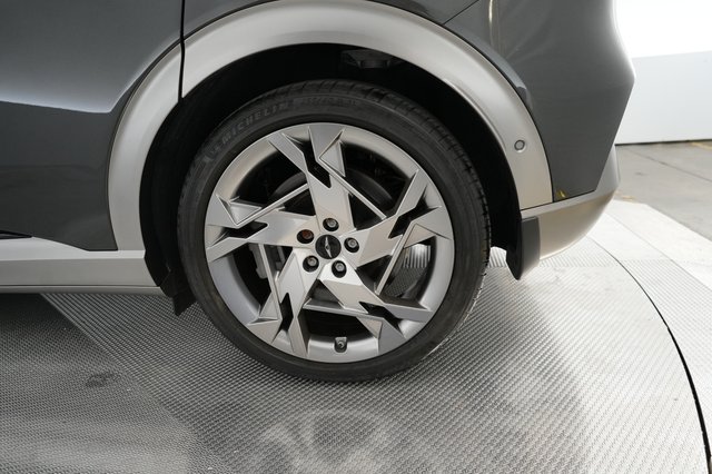 2023 Genesis GV60 — photo 15 of 22