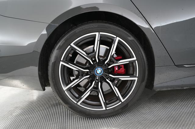 2023 BMW i4 — photo 7 of 22