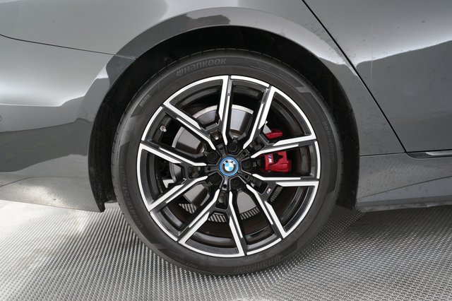 2023 BMW i4 — photo 7 of 22