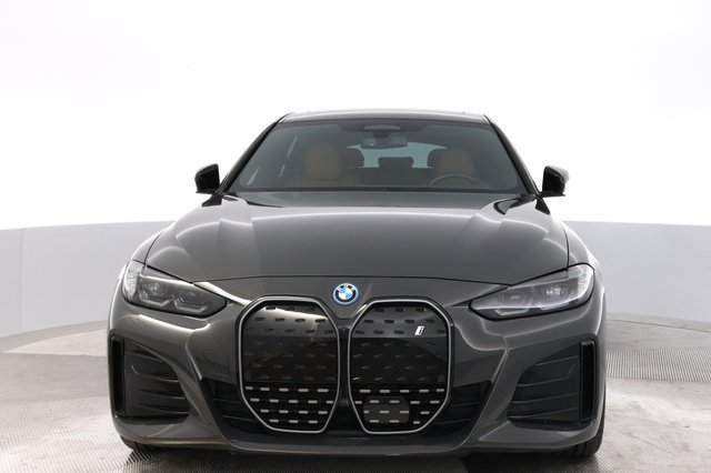2023 BMW i4 — photo 9 of 22