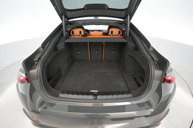 2023 BMW i4 — photo 6 of 22