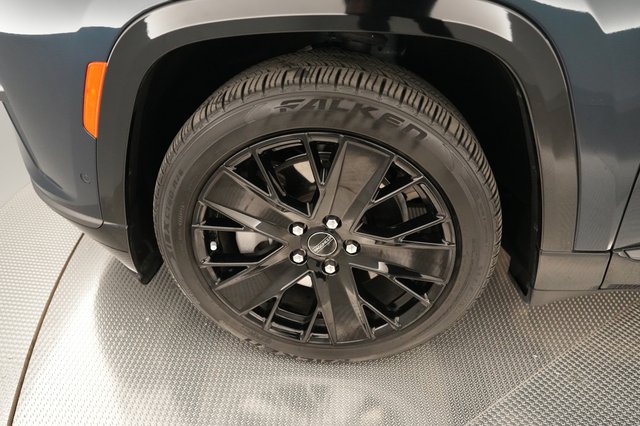 2024 Jeep Wagoneer S — photo 15 of 19