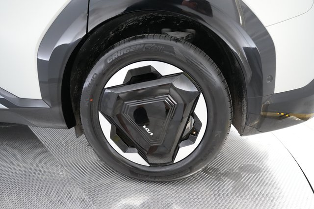 2024 Kia EV9 — photo 14 of 24